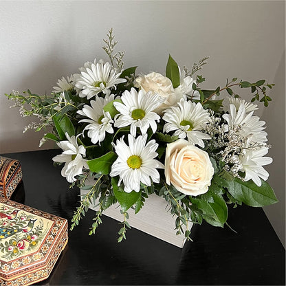 Fresh Linen Box Bouquet –  Colonial Floral Fascinations, Georgetown SC